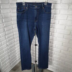 Lucky Brand #410 Straight Legs Men's Size 34/32 Medium Wash Jeans